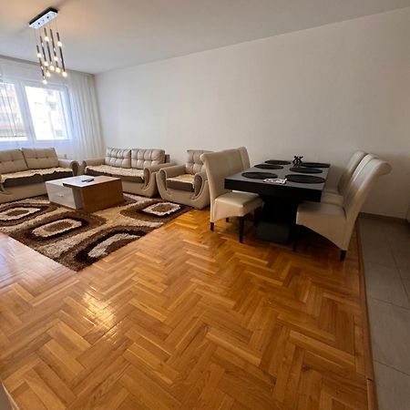 Big Spacious Apartment In Pej Center With Wi-Fi Peć Zewnętrze zdjęcie